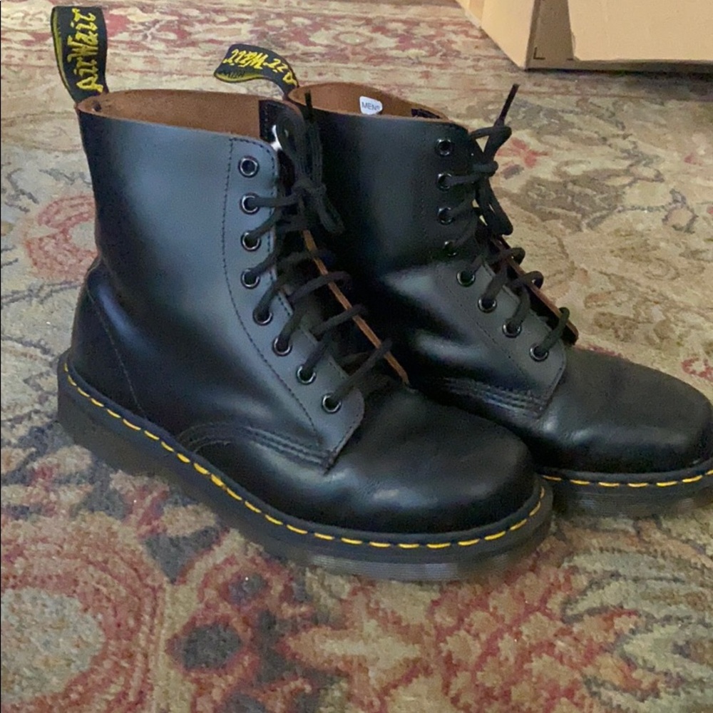 Dr. Martens Black 8 eyelet Leather Boot New